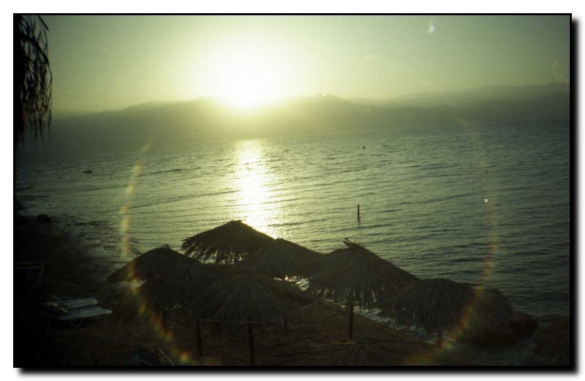 Вид из моего окна- восход солнца над Эйлатом. Так я учился дайвингу  1998г